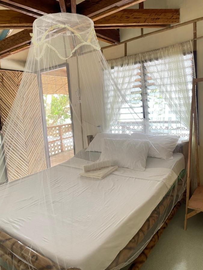 לינה וארוחת בוקר ממבג'או Borbon'S Treehouse By The Sea מראה חיצוני תמונה
