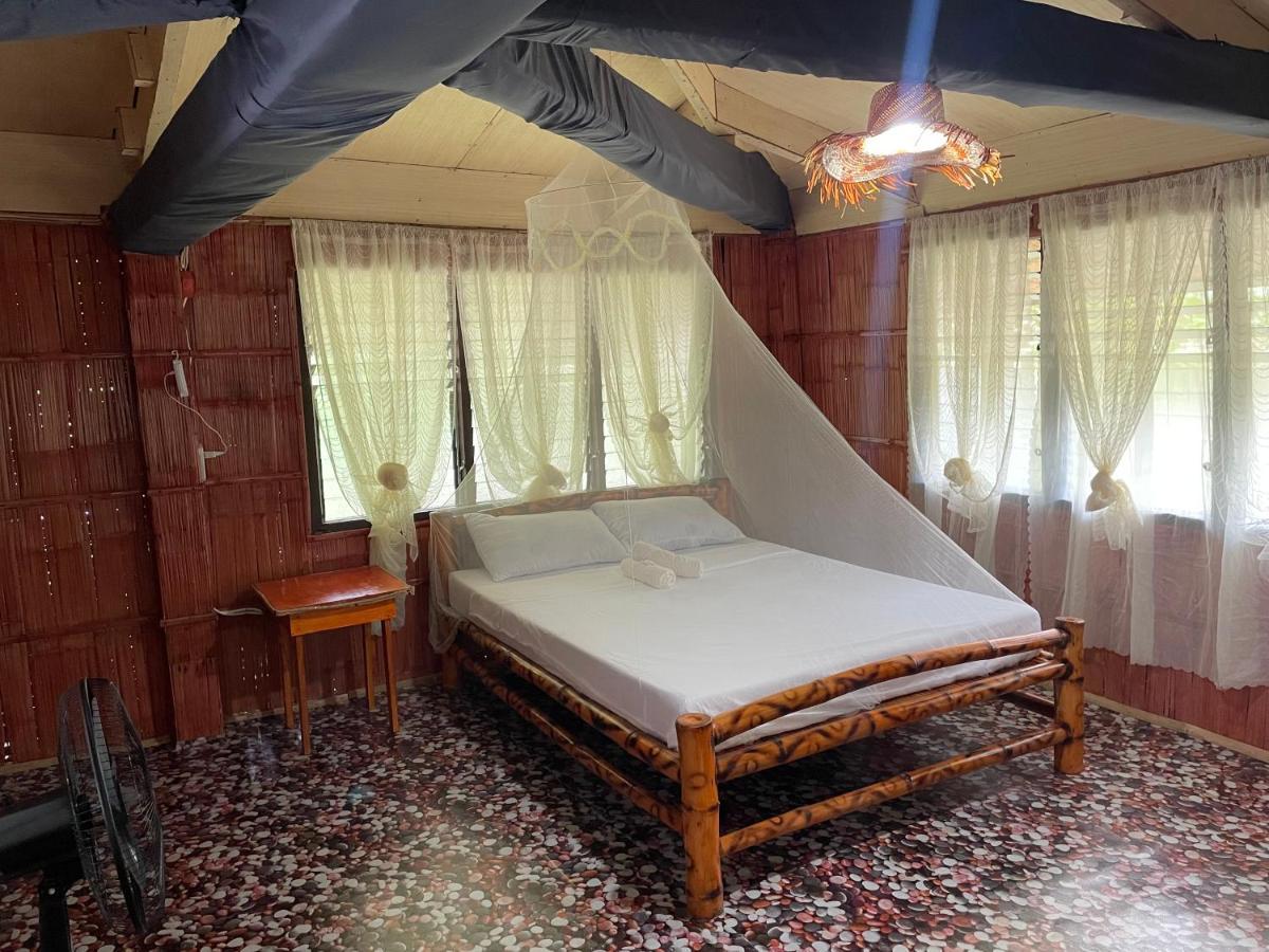 לינה וארוחת בוקר ממבג'או Borbon'S Treehouse By The Sea מראה חיצוני תמונה