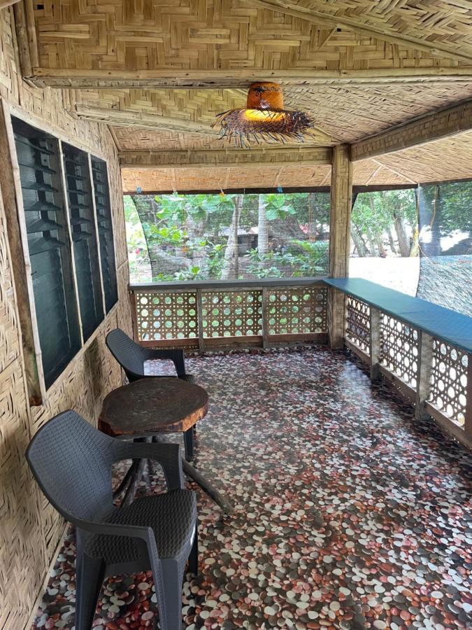 לינה וארוחת בוקר ממבג'או Borbon'S Treehouse By The Sea מראה חיצוני תמונה
